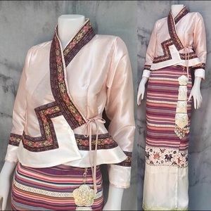 Thai traditional costume come with 3 silver wear!
